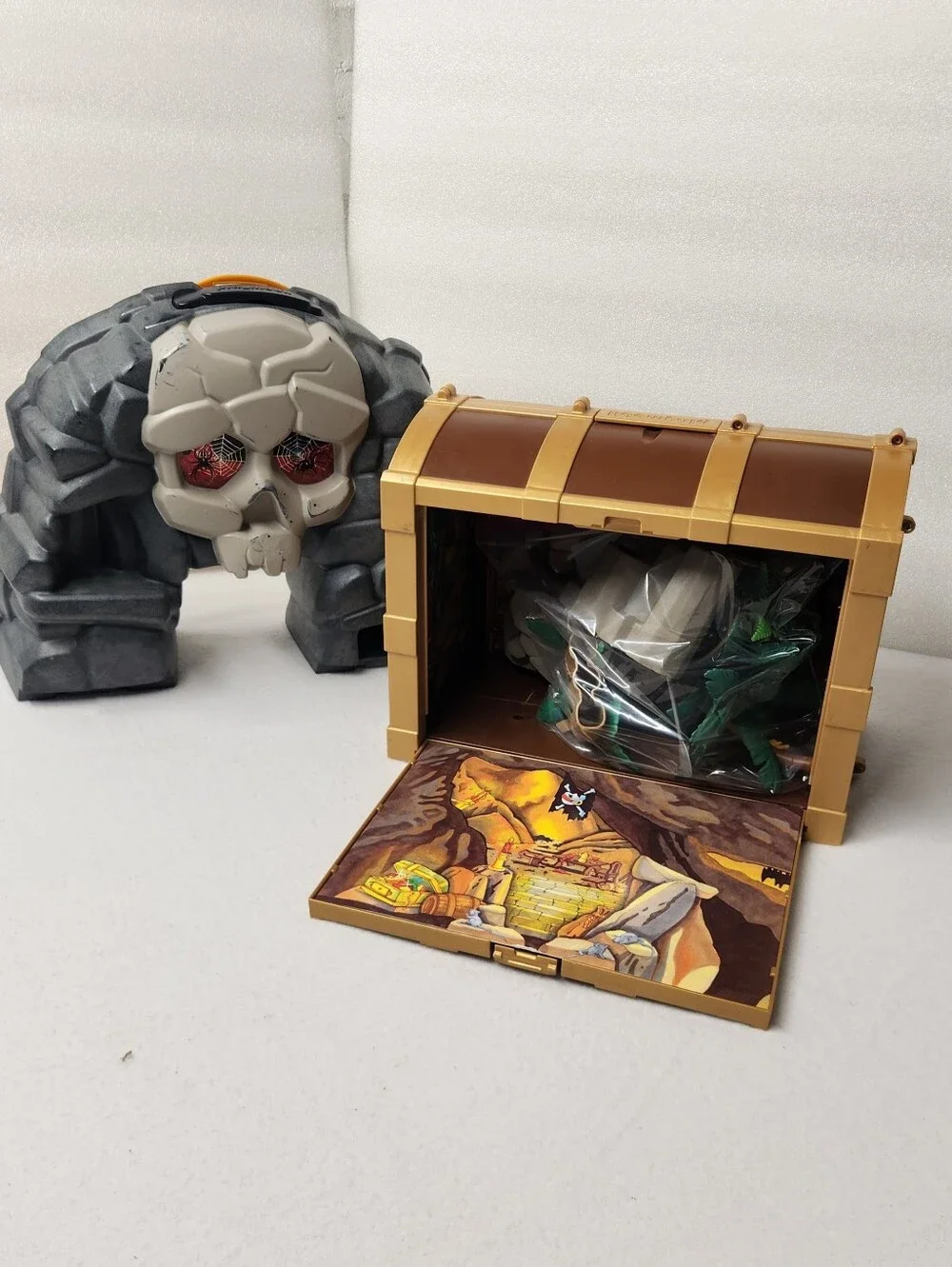 Playmobil Pirates Toy Lot Mixed Pieces Skull Rock Cave Treasure Chest Bundle